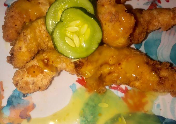 Copy cat KFC Dill pickle chicken with dill pickle sauce π