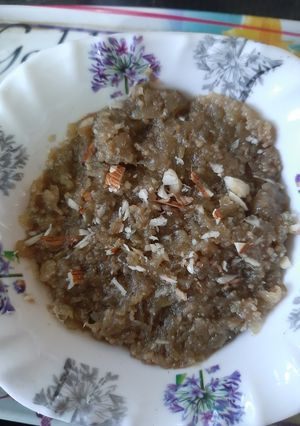 A picture of Lauki ka halwa.