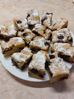 Cseresznyés süti recept fotója