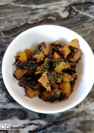 A picture of Aloo Methi Saag.