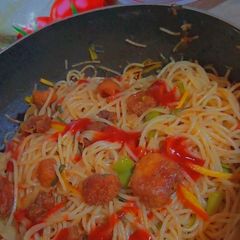 A picture of Chicken chowmein.