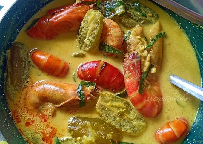 Resipi Masak Lemak Cili Padi Udang Galah Bersama Belimbing Buluh Oleh