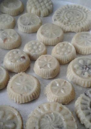 صورة لوصفة معمول الطحين والسميد 🍩