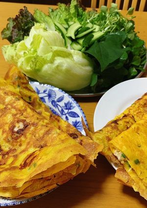 Hình của món Bánh xèo giòn với nguyên liệu dễ kiếm tại Nhật.