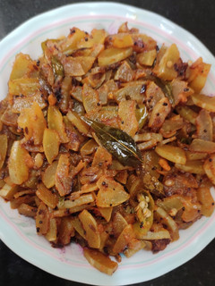 பொட்லகாய வேப்புடு காரம் (snake gourd spicy fry) (Potlakaaya veppudu kaaram recipe in tamil) செய்முறை முக்கிய புகைப்படம்