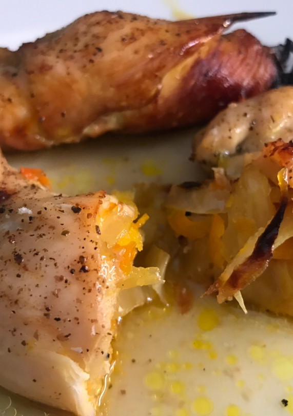 Una foto de “Pollitos primavera”. Pechugas de pollo rellenas de verdura al horno