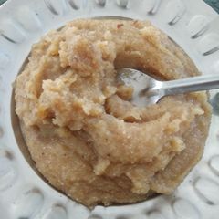 A picture of Suji besan halva.