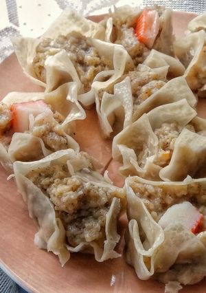 A picture of Siomay Ayam Udang / Steamed Chicken and Shrimp Dumplings.