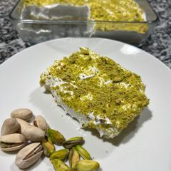 A picture of Creamy Pistachio Dessert✨.