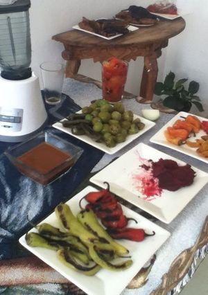 Una foto de Salsa de tomatillo y jalapeños toreados