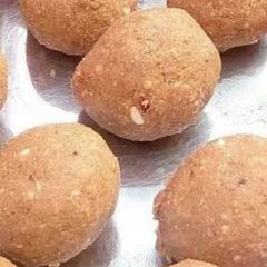 A picture of Biscuits ladoo.
