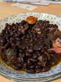 Alubias negras con compango en olla de cocción lenta (Crockpot)