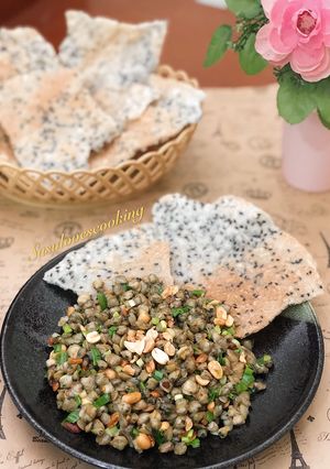 Hình của món Hến xào bơ cay (xúc bánh tráng).