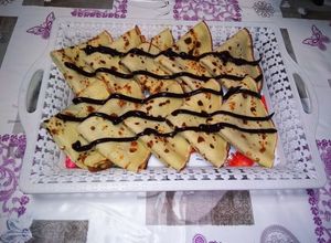 صورة لوصفة كريب ناجح بمذاق حلو مع صوص شوكولا