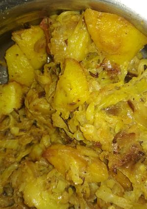A picture of Cabbage Potatoes fry.