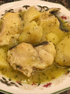 Una foto de Congrio con patatas