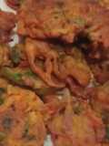 Palak pakora with green chutney