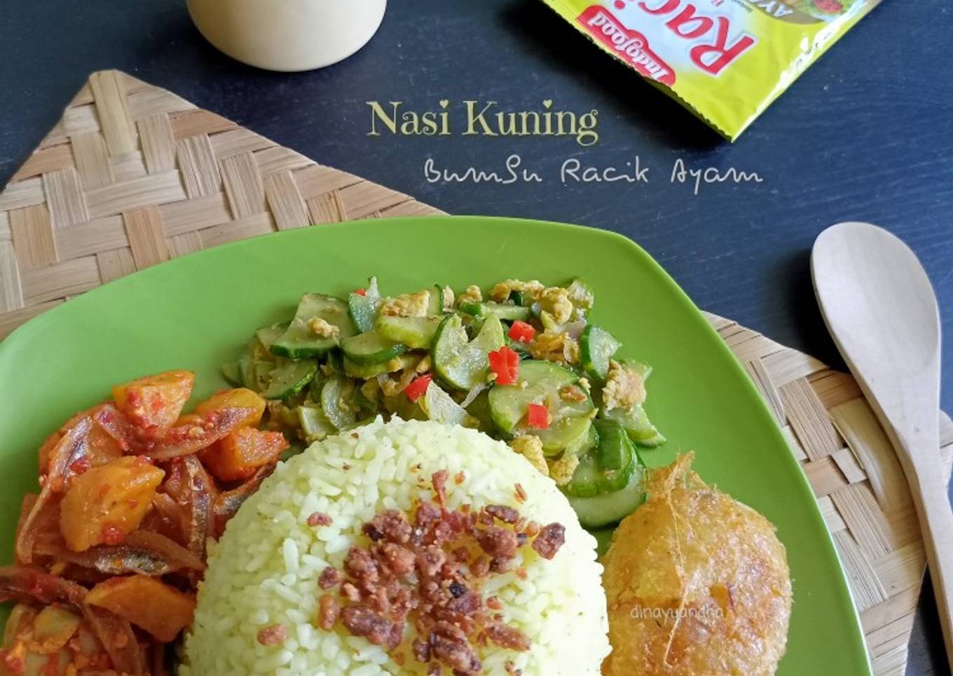 Nasi Kuning Rice Cooker 'bumbu Racik Ayam'