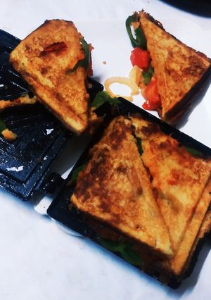 A picture of Veggie cheggie Grill Masala Toast.