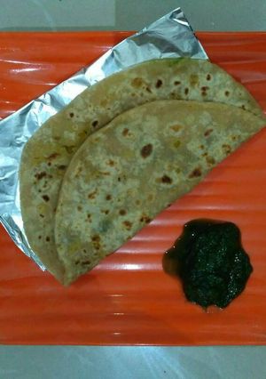 स्टफ्ड चना फ्राई दाल पराठा (Stuffed chana fry daal paratha recipe in hindi) रेसिपी मुख्य फोटो