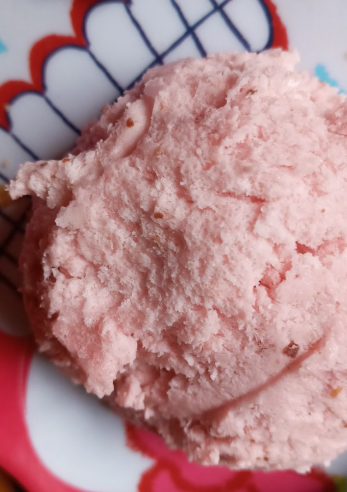 Una foto de Mousse de frutos rojos a base de merengue italiano