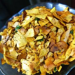 A picture of Papad churi.