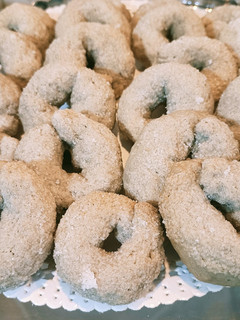 A picture of Red Wine Cookies without Eggs or Butter.