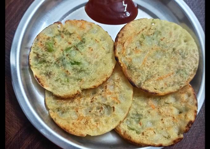 Rava Rice Flour Mini Uttapam Recipe by Priya Gokani - Cookpad