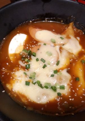 Hình của món Topokki phô mai.