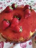 Fluffosa al limone con salsa di fragole