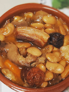 Una foto de Judiones de la granja🍷🐖🐷🧄🧅🥕😋🤩