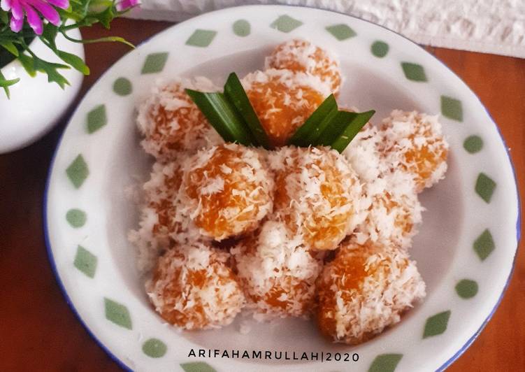 Bagaimana Menyiapkan Klepon ubi yang Lezat