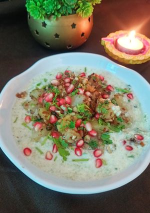 आलू चाट और खीरे की रायता Potato Chaat with Cucumber Raita रेसिपी मुख्य फोटो