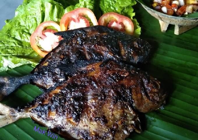 Bagaimana Membuat Ikan bakar bawal bumbu jahe, Bikin Ngiler