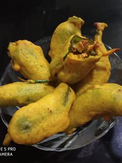 ભરેલા મરચાં ના ભજીયા (Bharela Marcha Bhajiya Recipe In Gujarati) રેસીપી મુખ્ય ફોટો