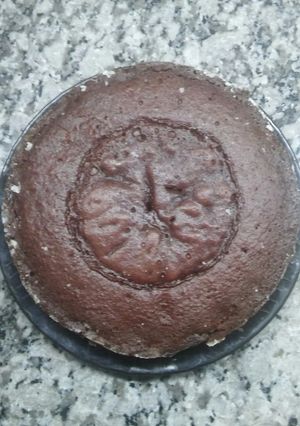 Una foto de Bizcochuelo fácil leche. Sin huevo. Con ingredientes que tenés en casa