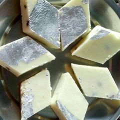 A picture of Kaaju katli.