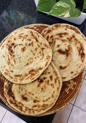 A picture of Lachydar tandoori paratha.