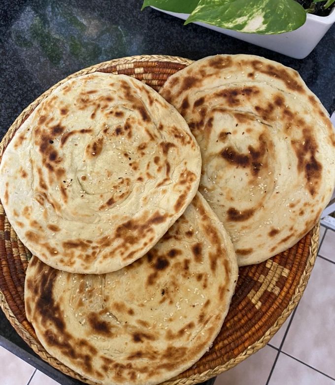 A picture of Lachydar tandoori paratha.