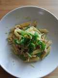 Penne, tonno, capperi e limone su pesto di rucola 🐟🌿🍋