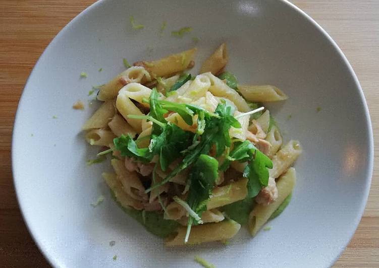 Recipe of Perfect Penne, tonno, capperi e limone su pesto di rucola 🐟🌿🍋
