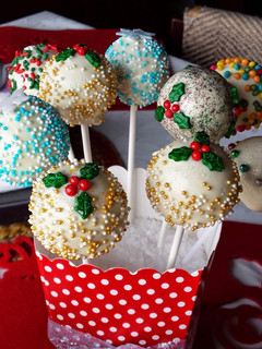 Una foto de Cake pops navideños