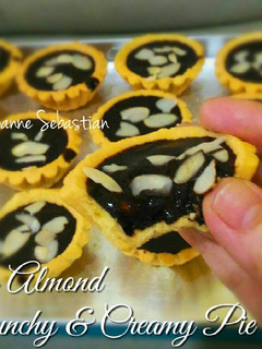 Foto resep Choco Almond Crunchy & Creamy Pie