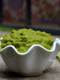 A picture of Homemade Vegetarian Thai Green curry paste.
