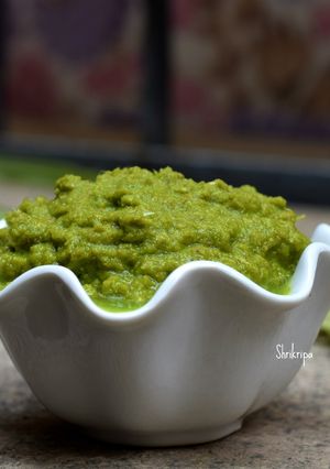 A picture of Homemade Vegetarian Thai Green curry paste.