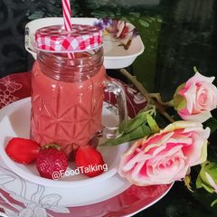 A picture of Strawberry Smoothie.