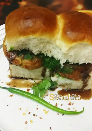 A picture of Vada Pav.