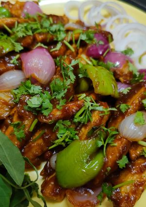 फ़्यूजन हनी चिल्ली पोटैटो(fusion honey chilli potato recipe in hindi) रेसिपी मुख्य फोटो