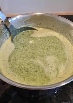 A picture of Watercress soup.