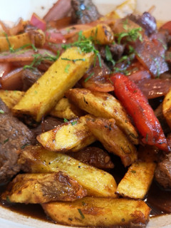 Una foto de Lomo saltado